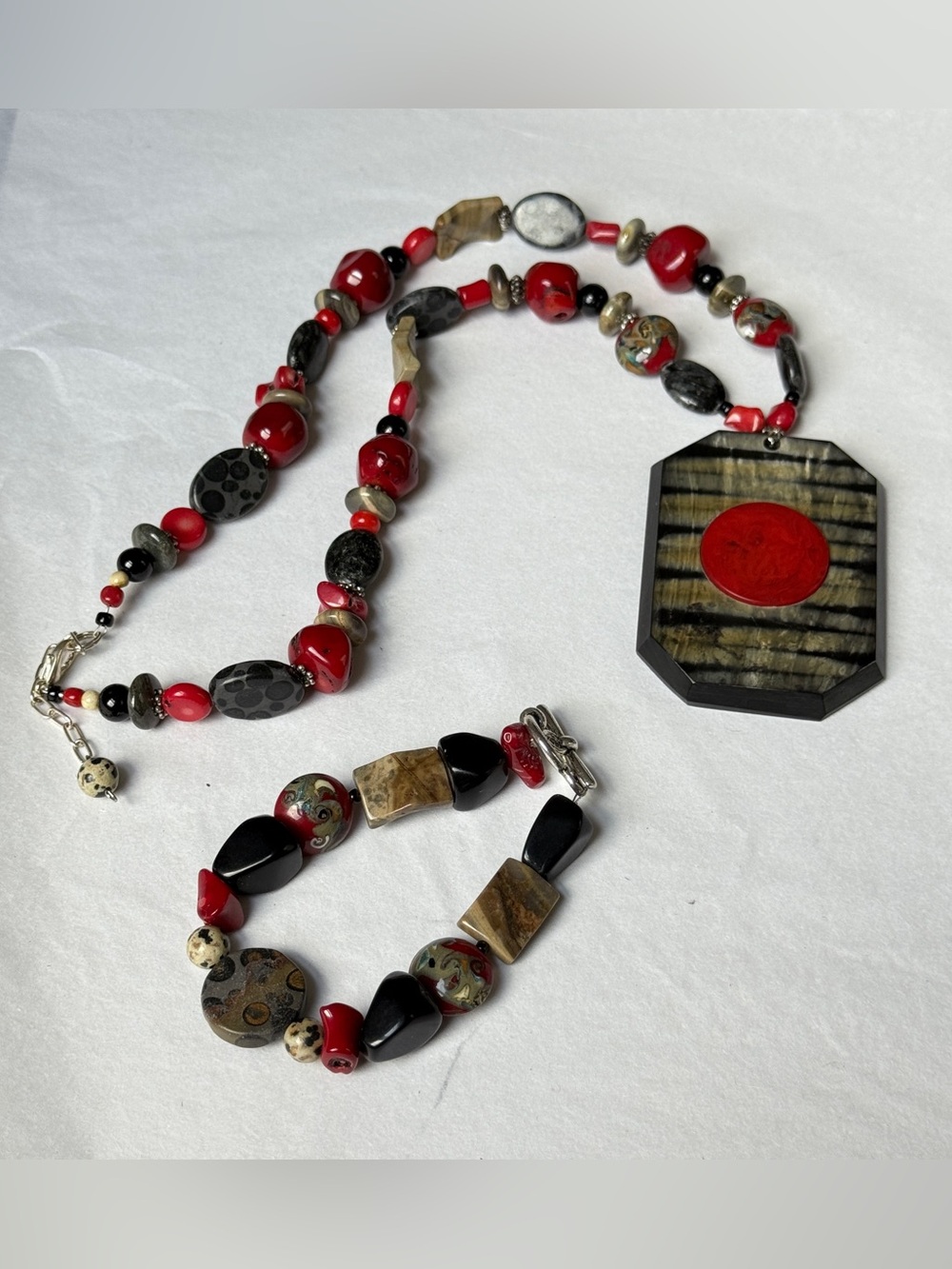 Vintage Artisan Beaded Statement Necklace Bracelet Set Red Black Onyx Jasper Sto